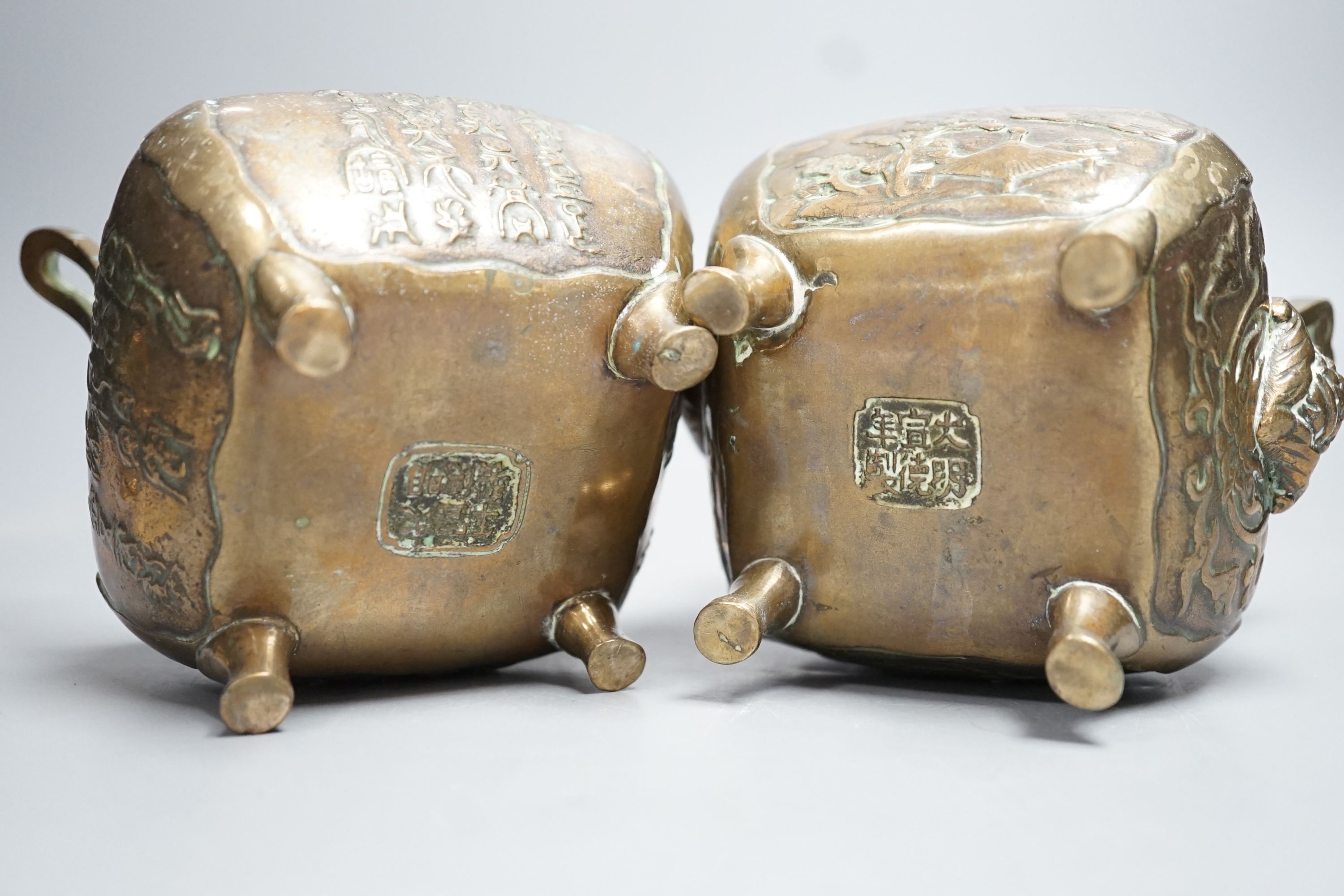 A pair of Japanese bronze censers and covers, with apocryphal Xuande marks 13cm